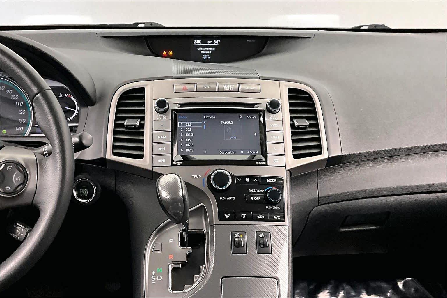 Thumbnail: 2015 Toyota Venza - 16