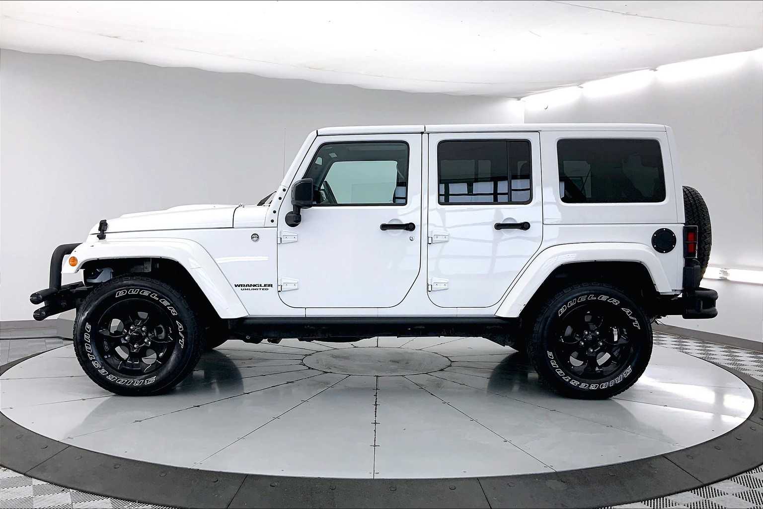 2015 Jeep Wrangler Unlimited Sahara 2