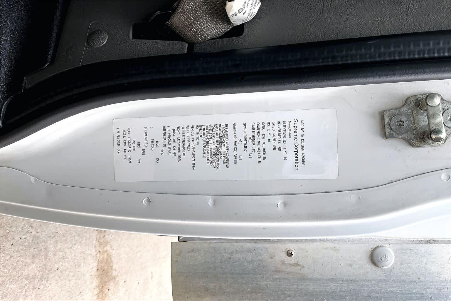 Thumbnail: 2007 Chevrolet Express - 24