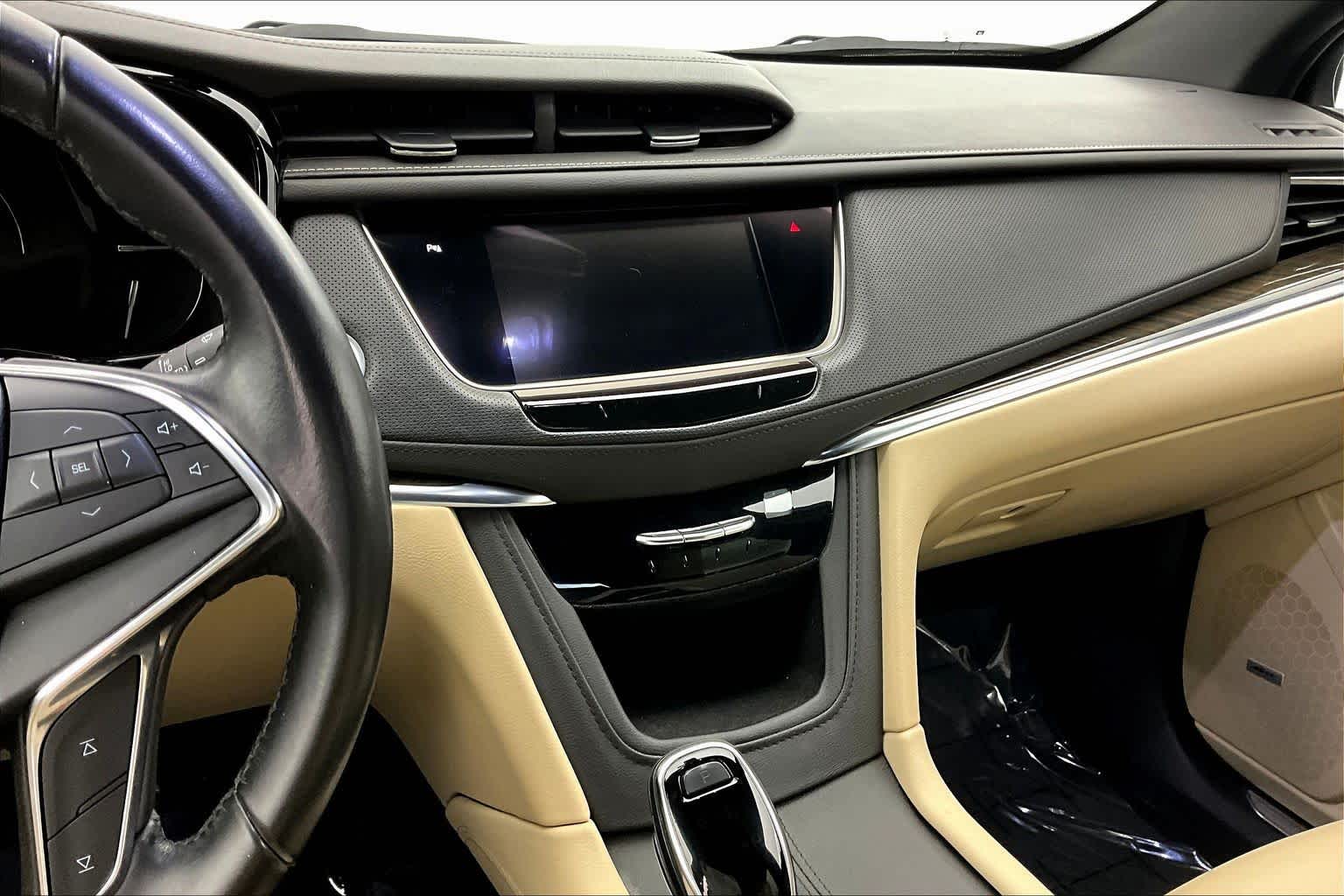 Thumbnail: 2019 Cadillac XT5 - 16