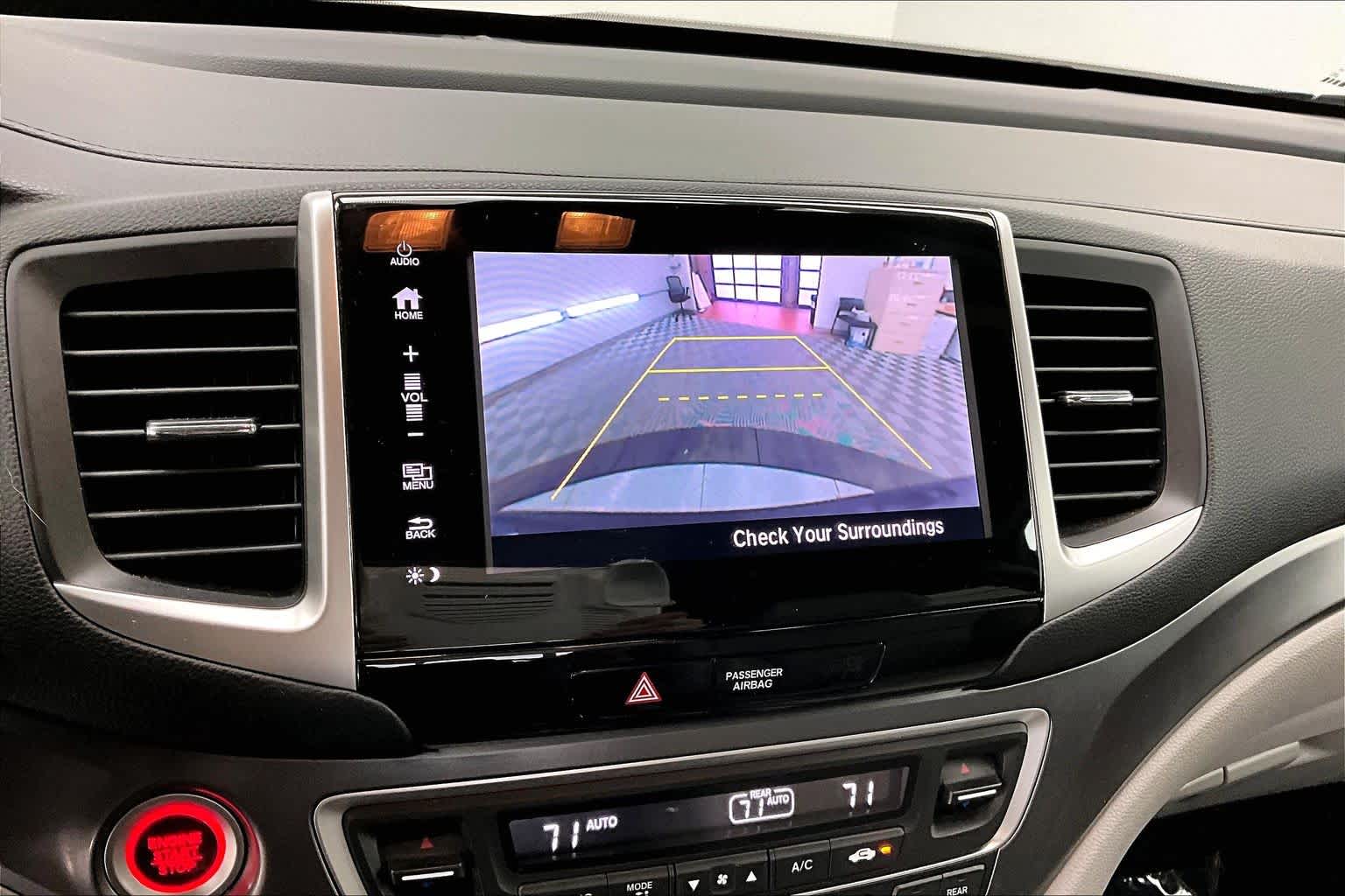 Thumbnail: 2018 Honda Pilot - 21