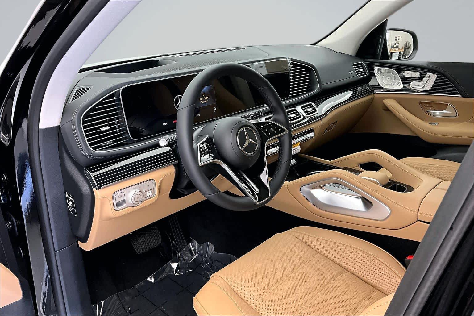 Thumbnail: 2026 Mercedes-Benz GLE - 2