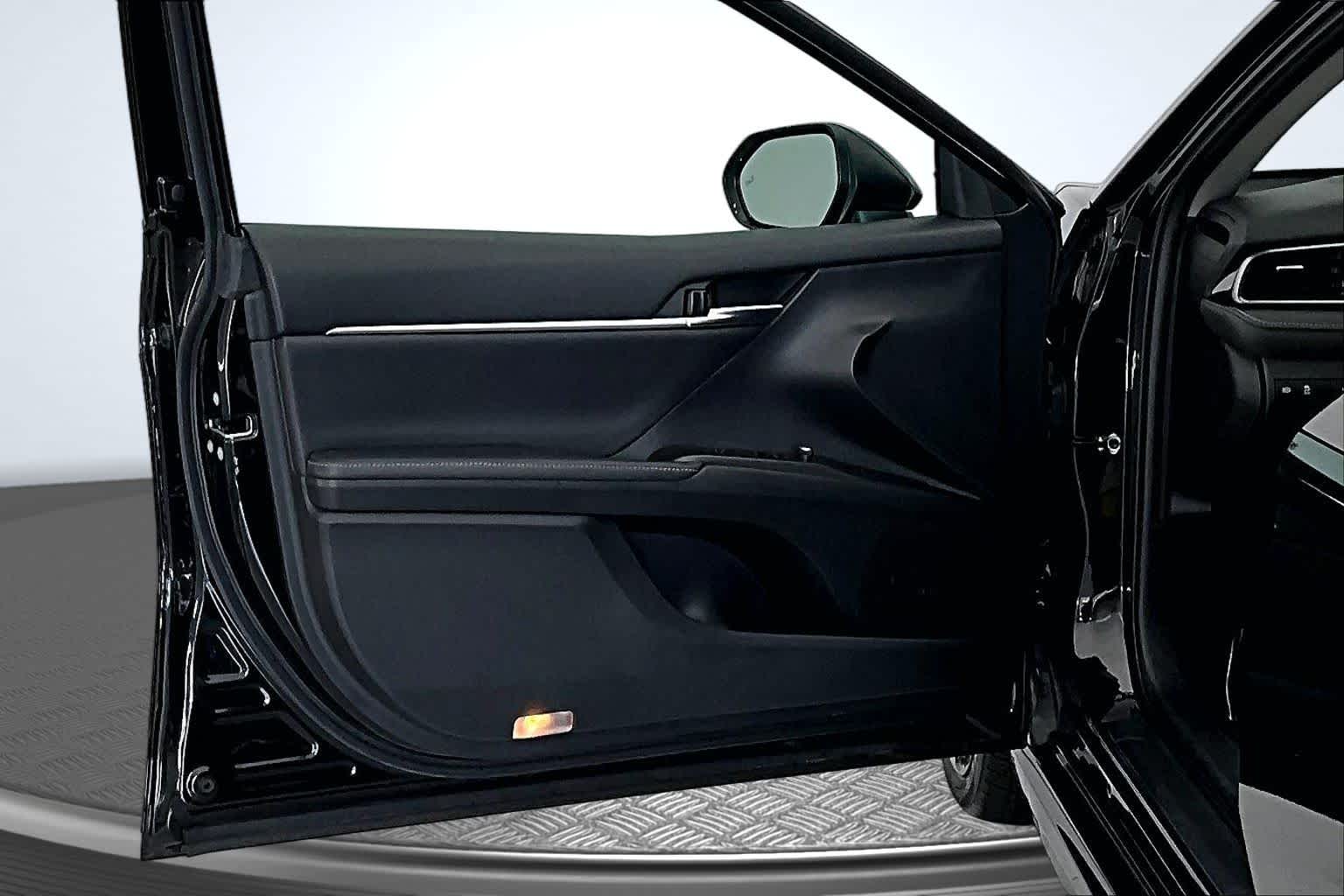Thumbnail: 2022 Toyota Camry - 22