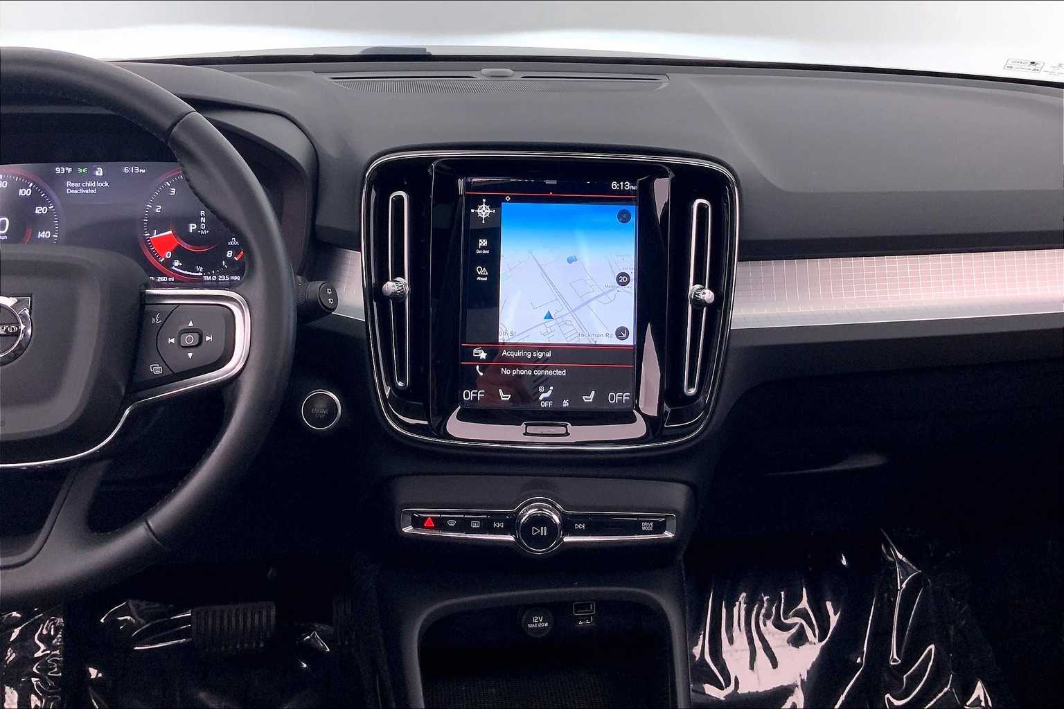 2021 Volvo XC40 T5 Momentum 16