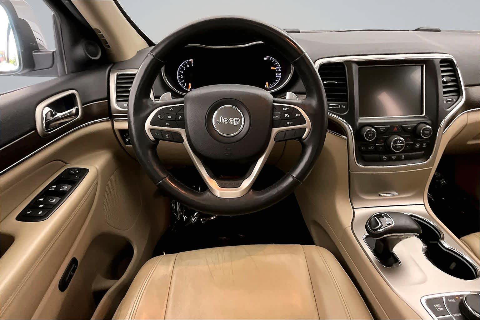 Thumbnail: 2015 Jeep Grand Cherokee - 15