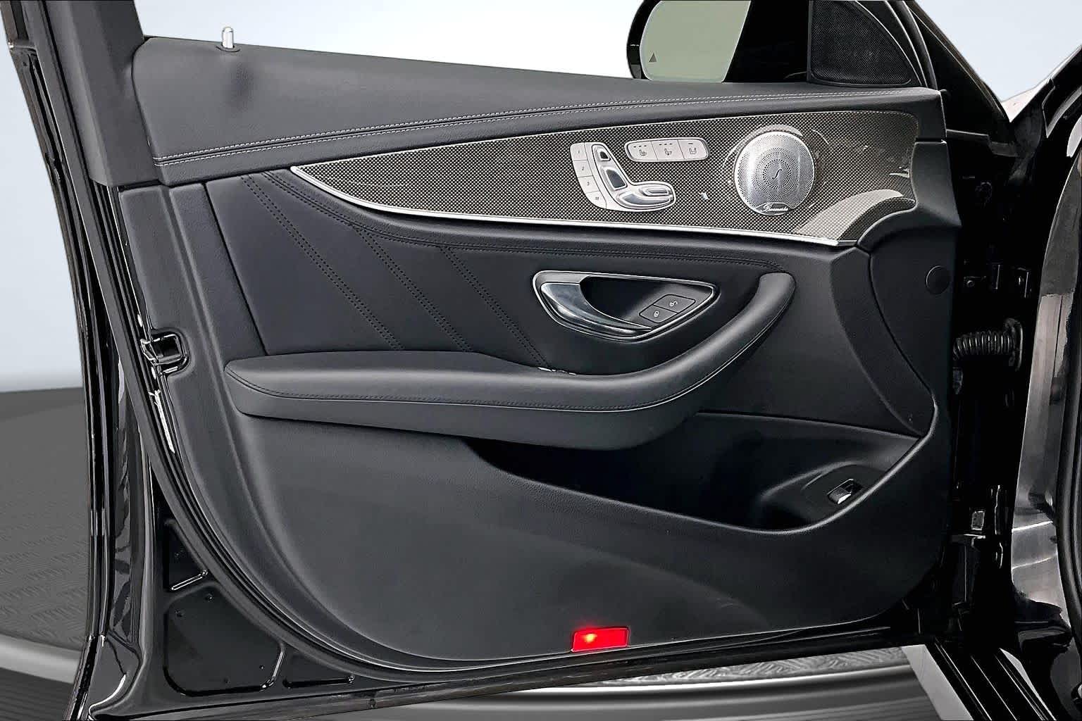Thumbnail: 2017 Mercedes-Benz E-Class - 23