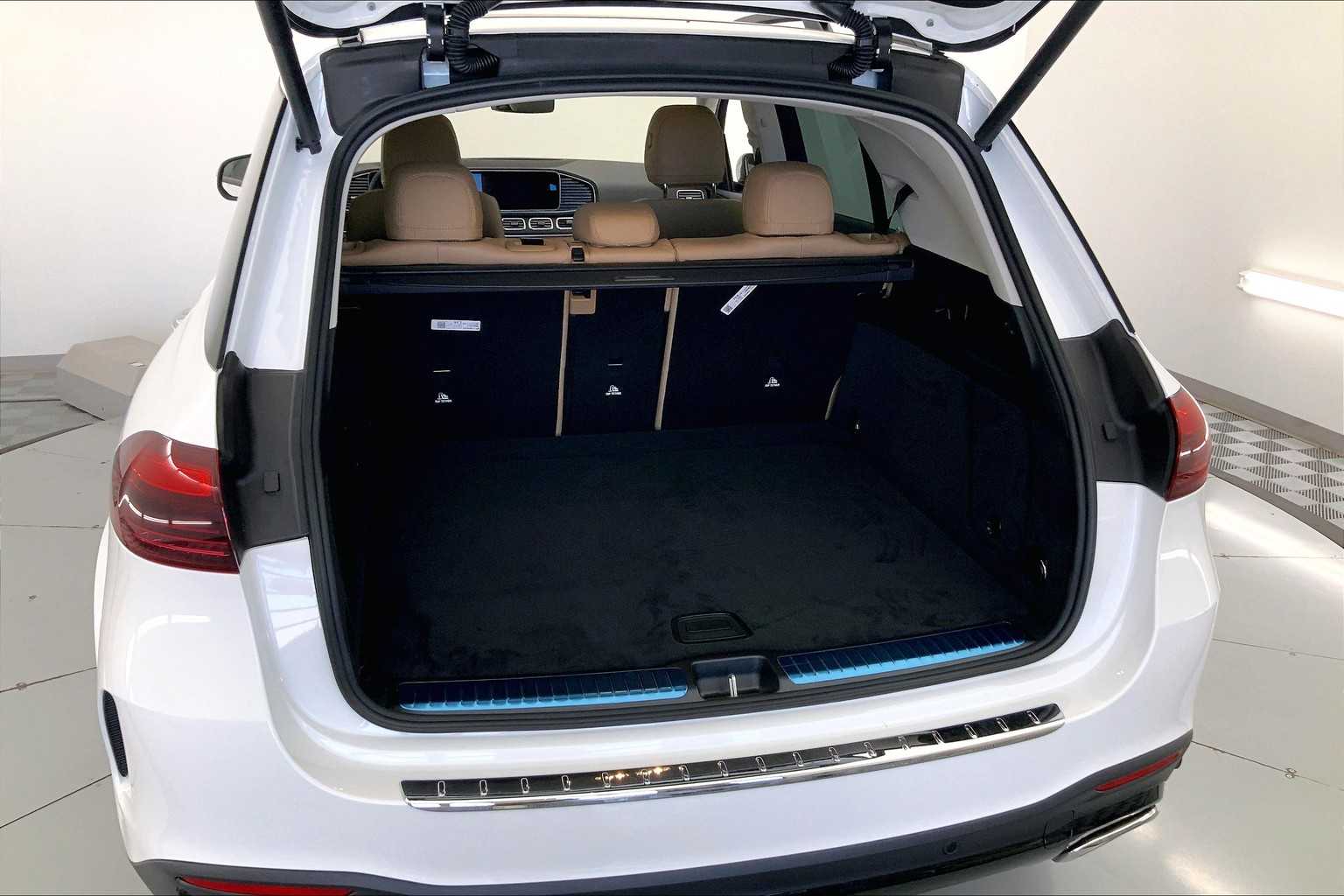 Thumbnail: 2026 Mercedes-Benz GLE - 19