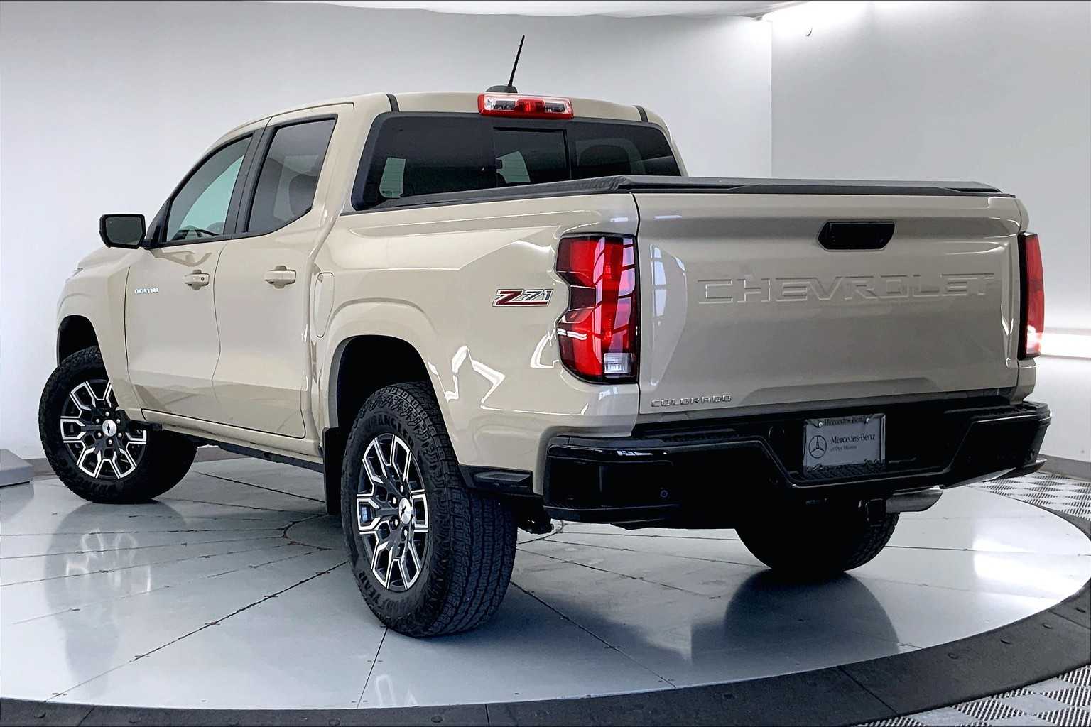 Thumbnail: 2024 Chevrolet Colorado - 4