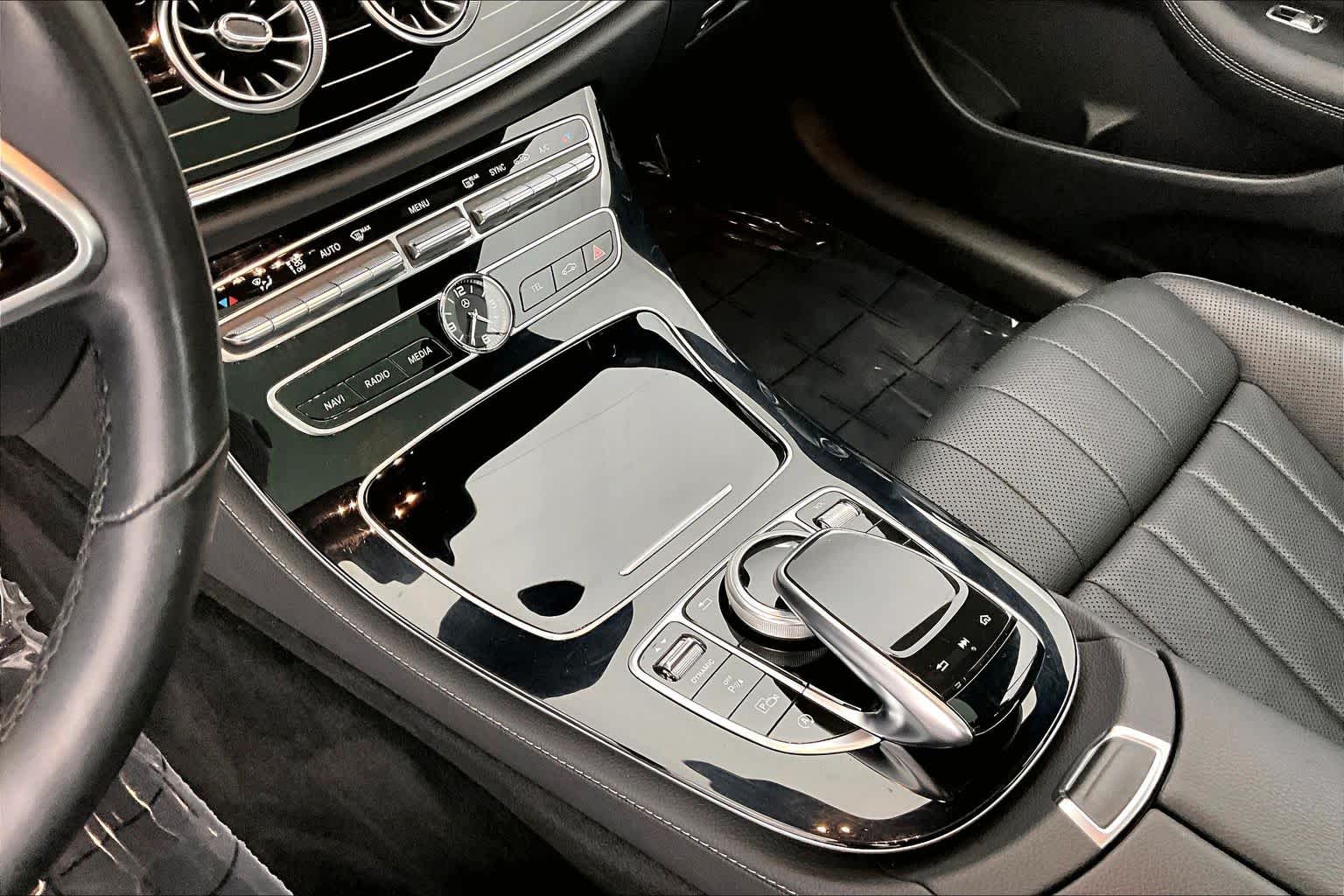 Thumbnail: 2020 Mercedes-Benz E-Class - 16