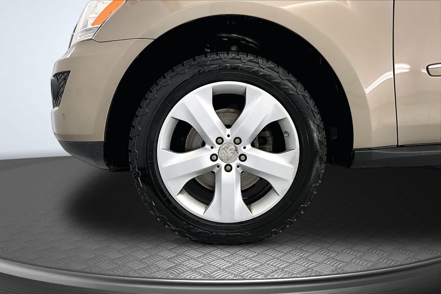 Thumbnail: 2009 Mercedes-Benz M-Class - 8
