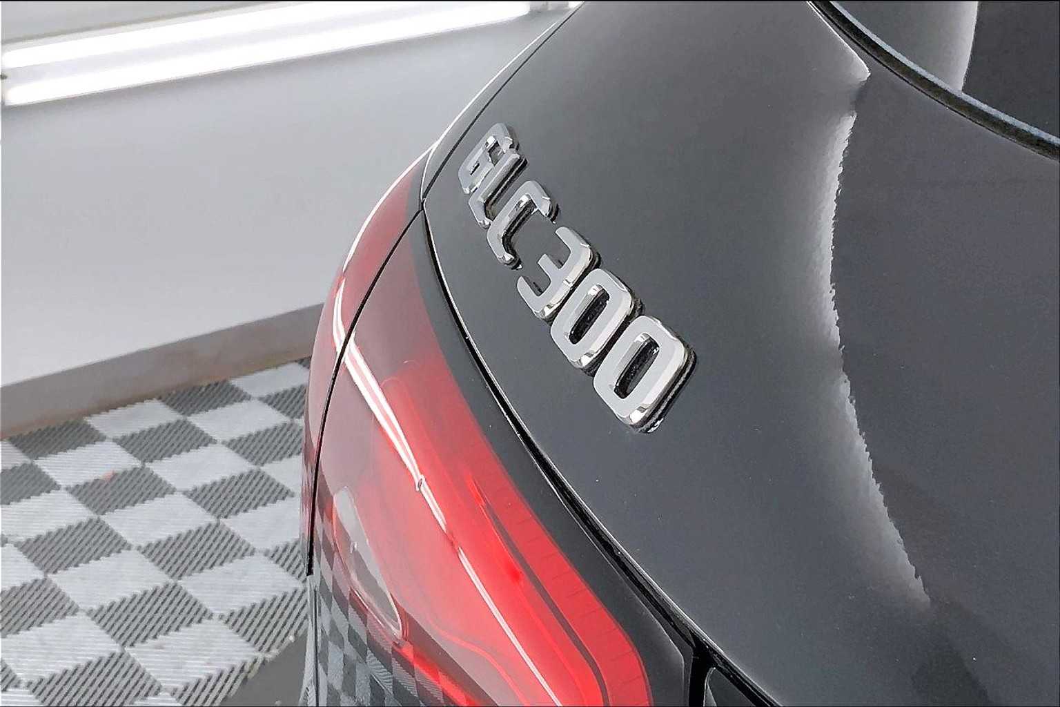 Thumbnail: 2026 Mercedes-Benz GLC - 7