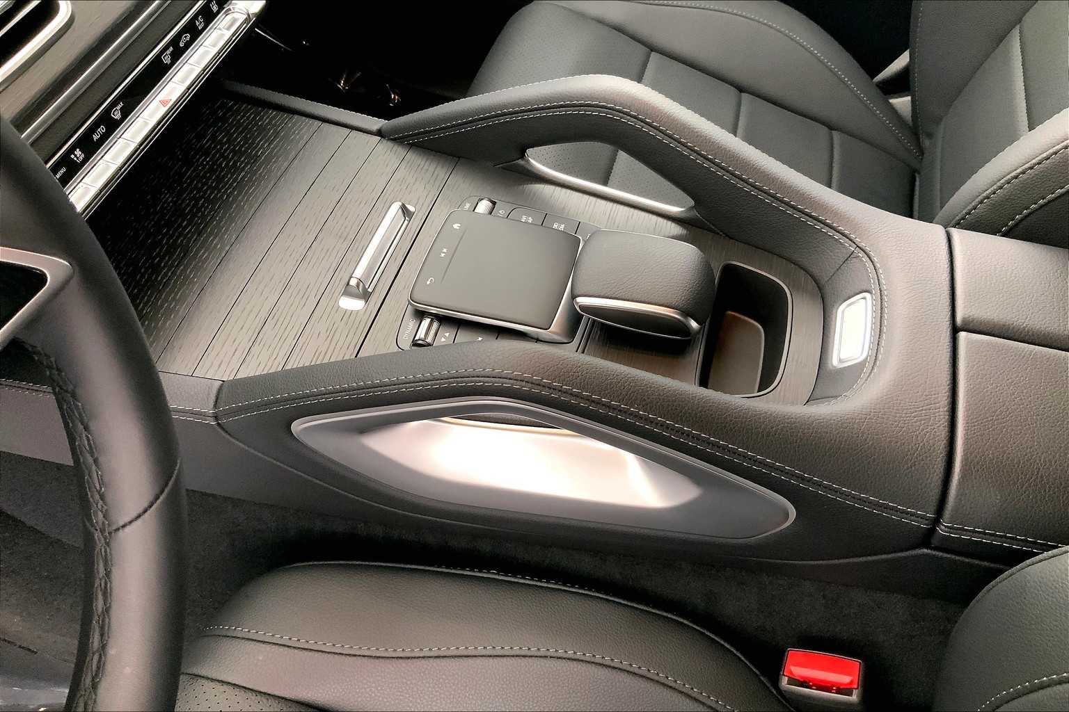 Thumbnail: 2025 Mercedes-Benz GLE - 17