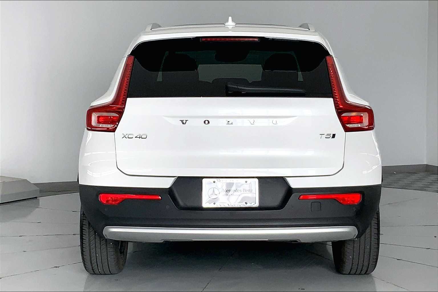 2021 Volvo XC40 T5 Momentum 5