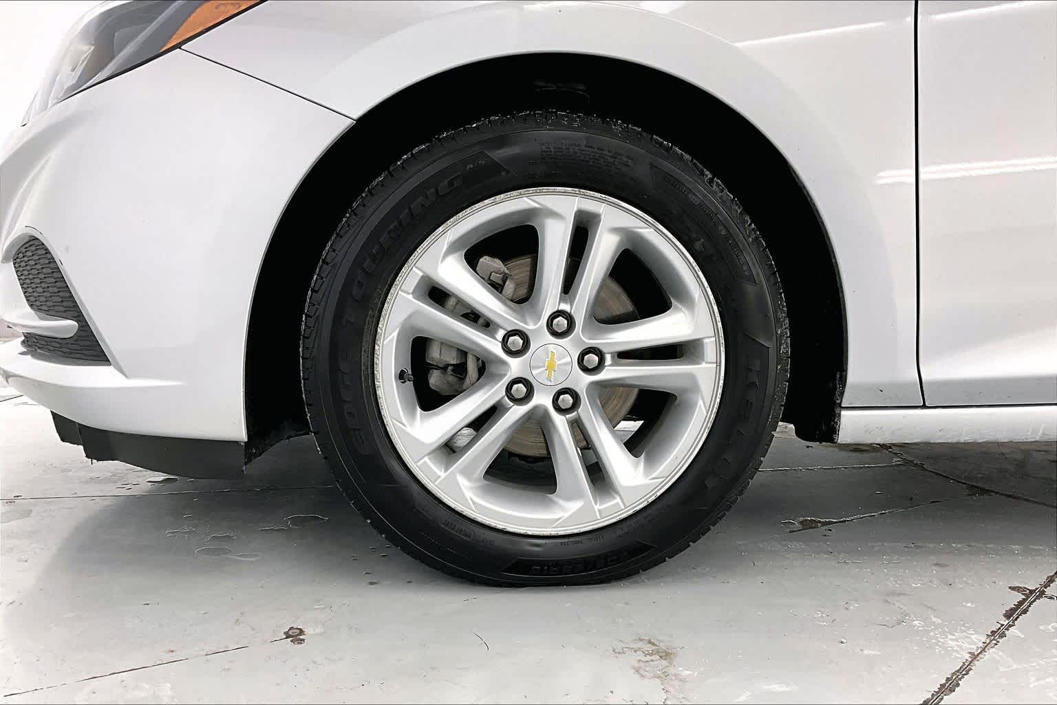 Thumbnail: 2018 Chevrolet Cruze - 8