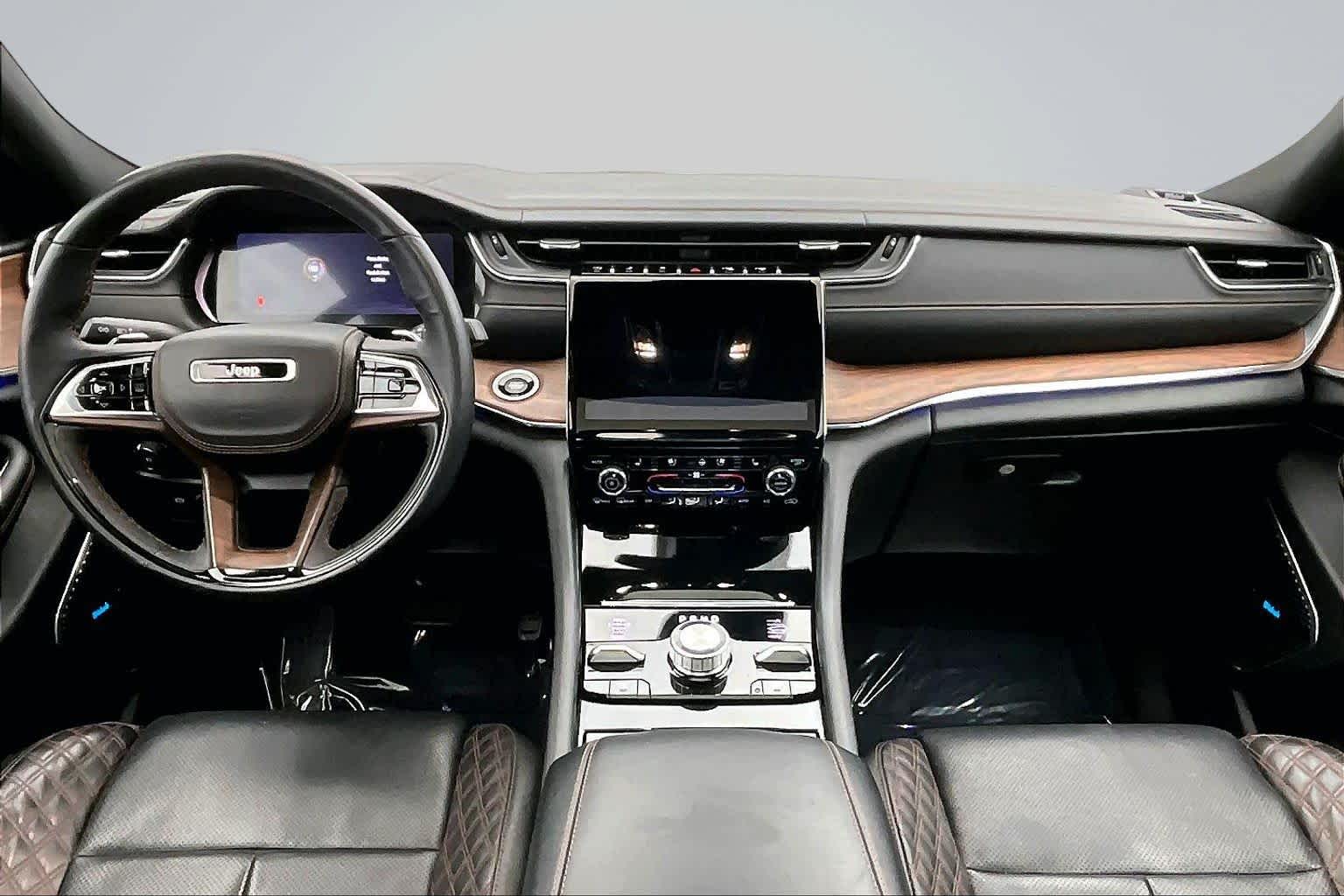 Thumbnail: 2023 Jeep Grand Cherokee - 10