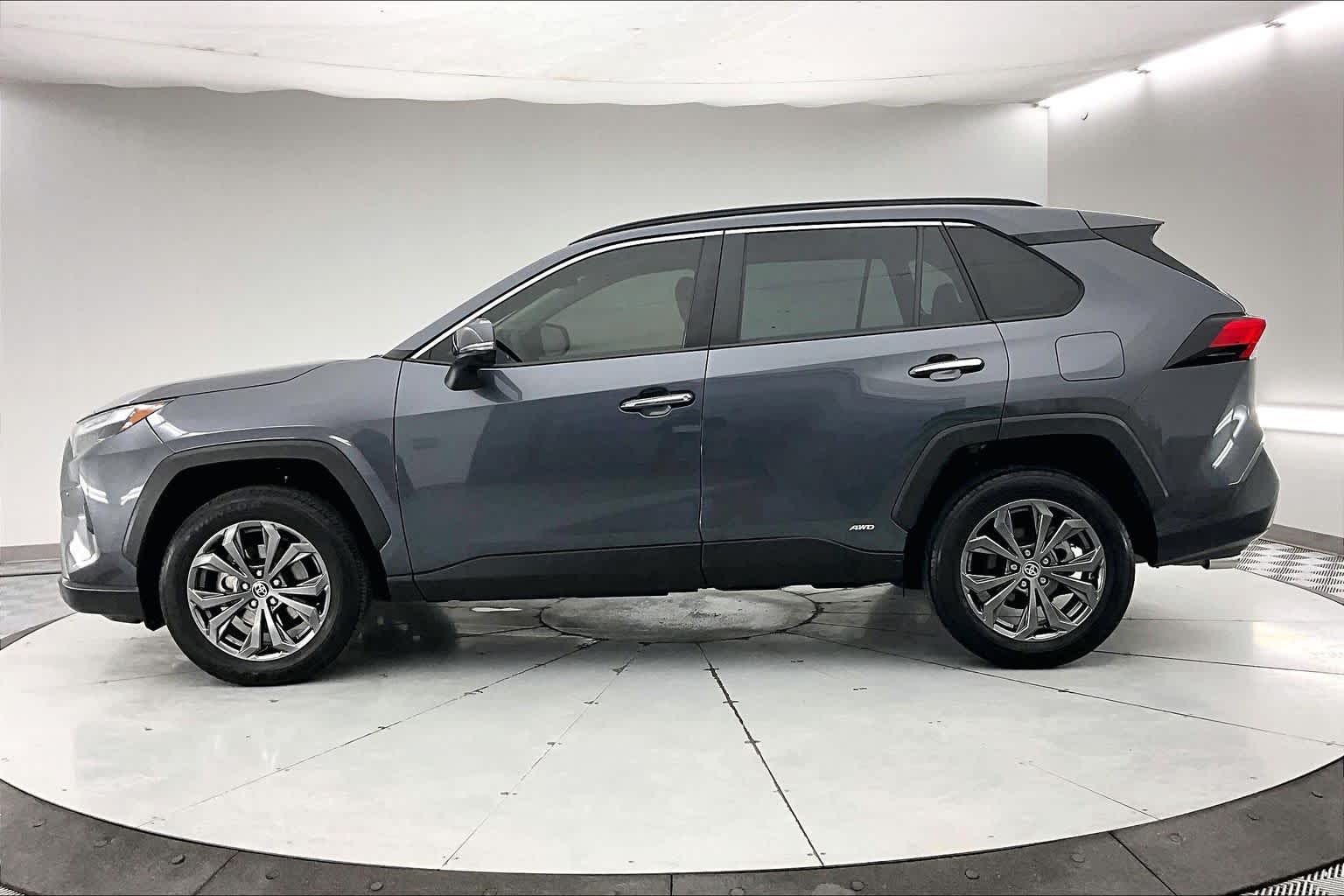 Thumbnail: 2023 Toyota RAV4 - 3