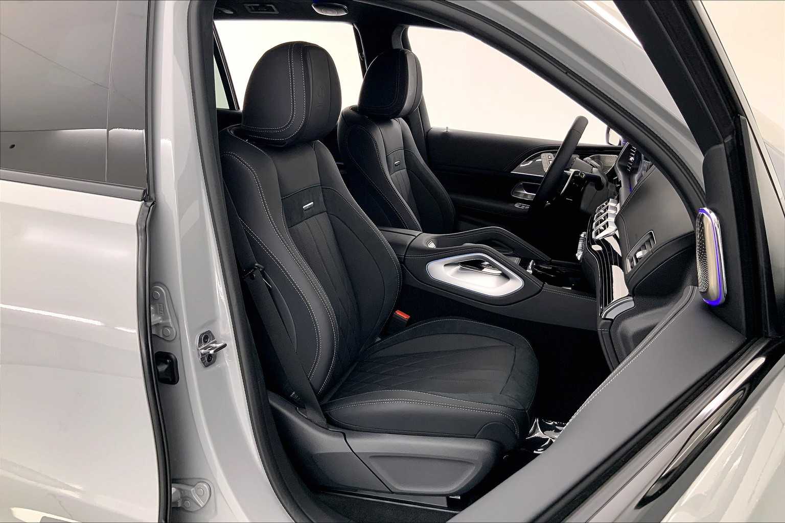 Thumbnail: 2025 Mercedes-Benz GL-Class - 14