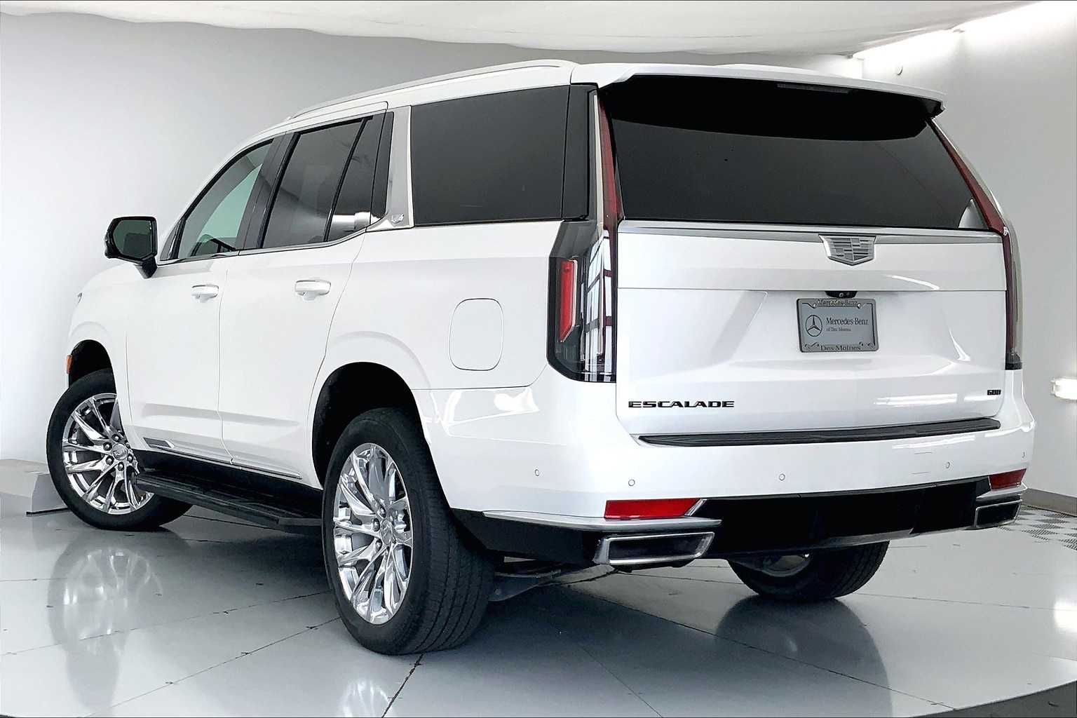 Thumbnail: 2021 Cadillac Escalade - 4