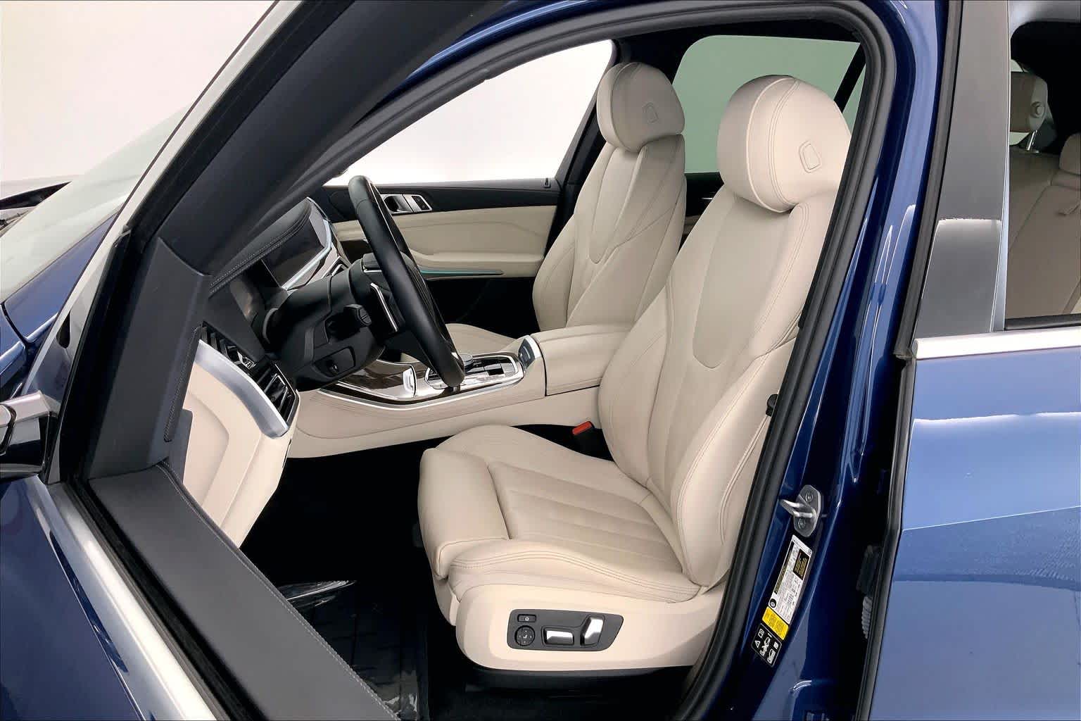 Thumbnail: 2022 BMW X5 - 11