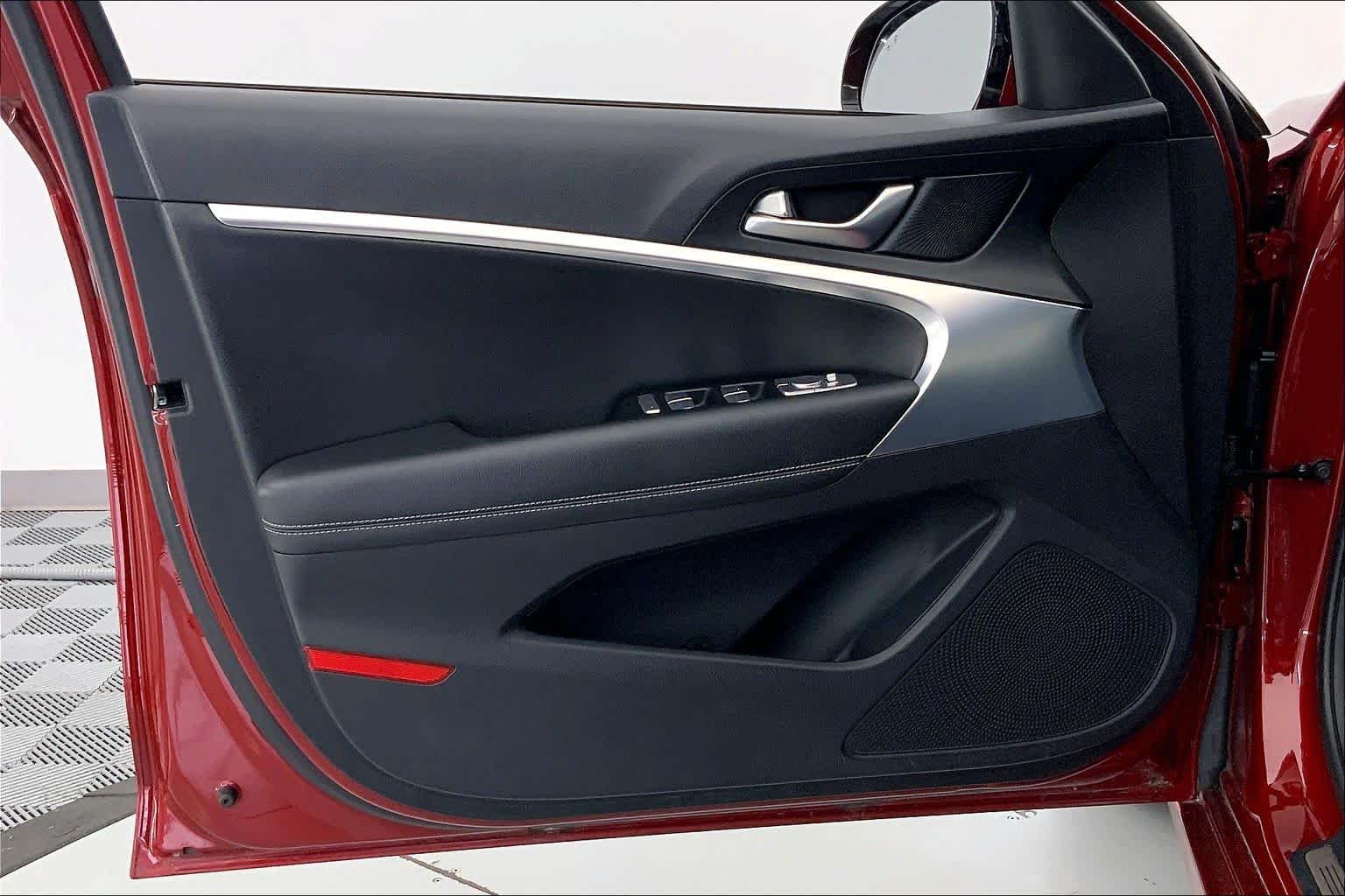 Thumbnail: 2023 Genesis G70 - 22