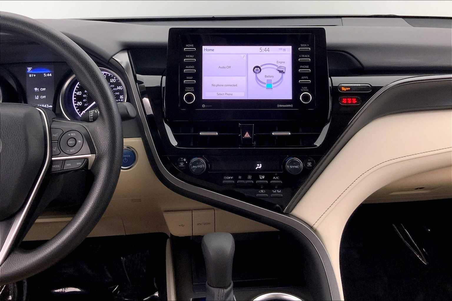 Thumbnail: 2021 Toyota Camry - 16