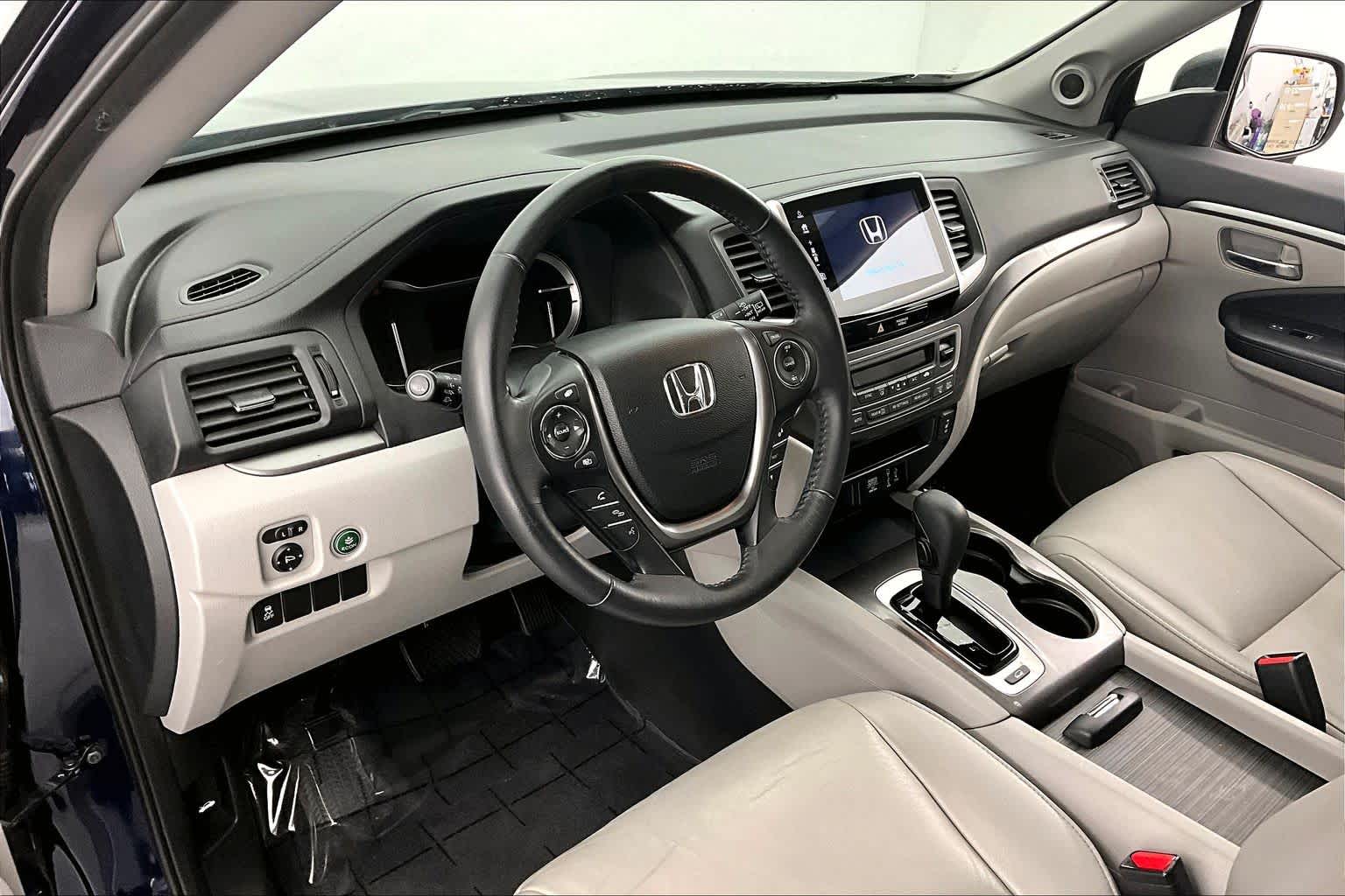 Thumbnail: 2017 Honda Pilot - 2