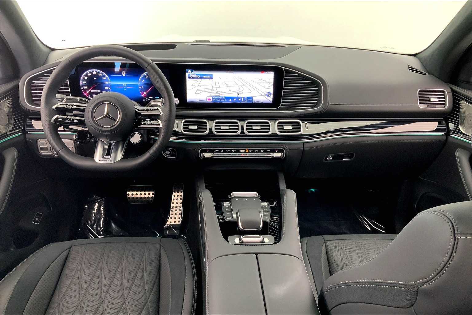 Thumbnail: 2025 Mercedes-Benz GL-Class - 10