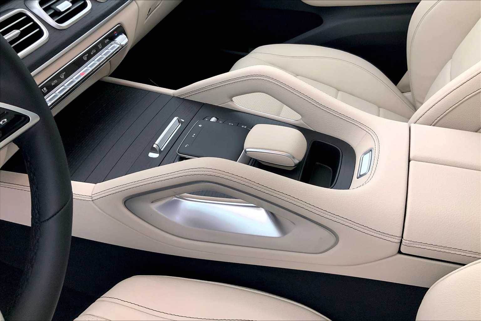 Thumbnail: 2025 Mercedes-Benz GLE - 17