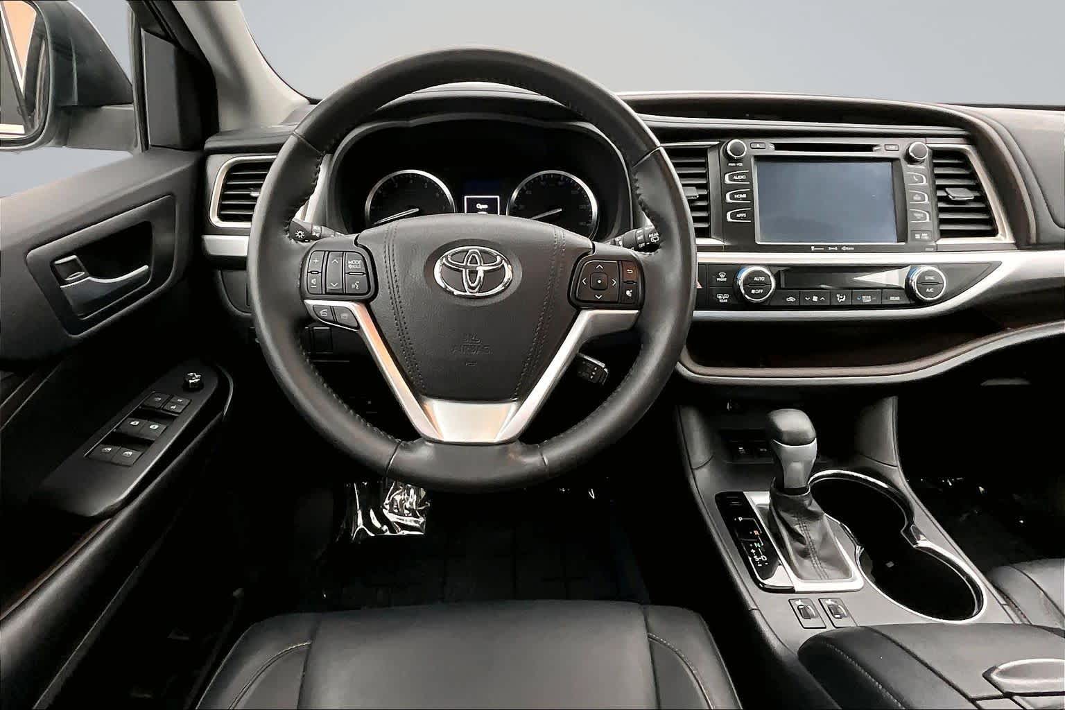 Thumbnail: 2016 Toyota Highlander - 15