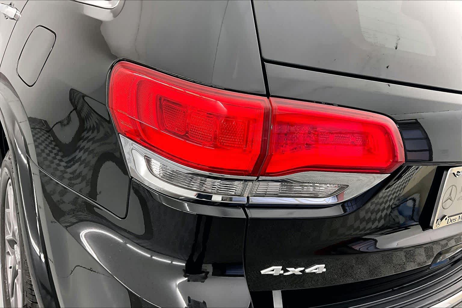 Thumbnail: 2017 Jeep Grand Cherokee - 25