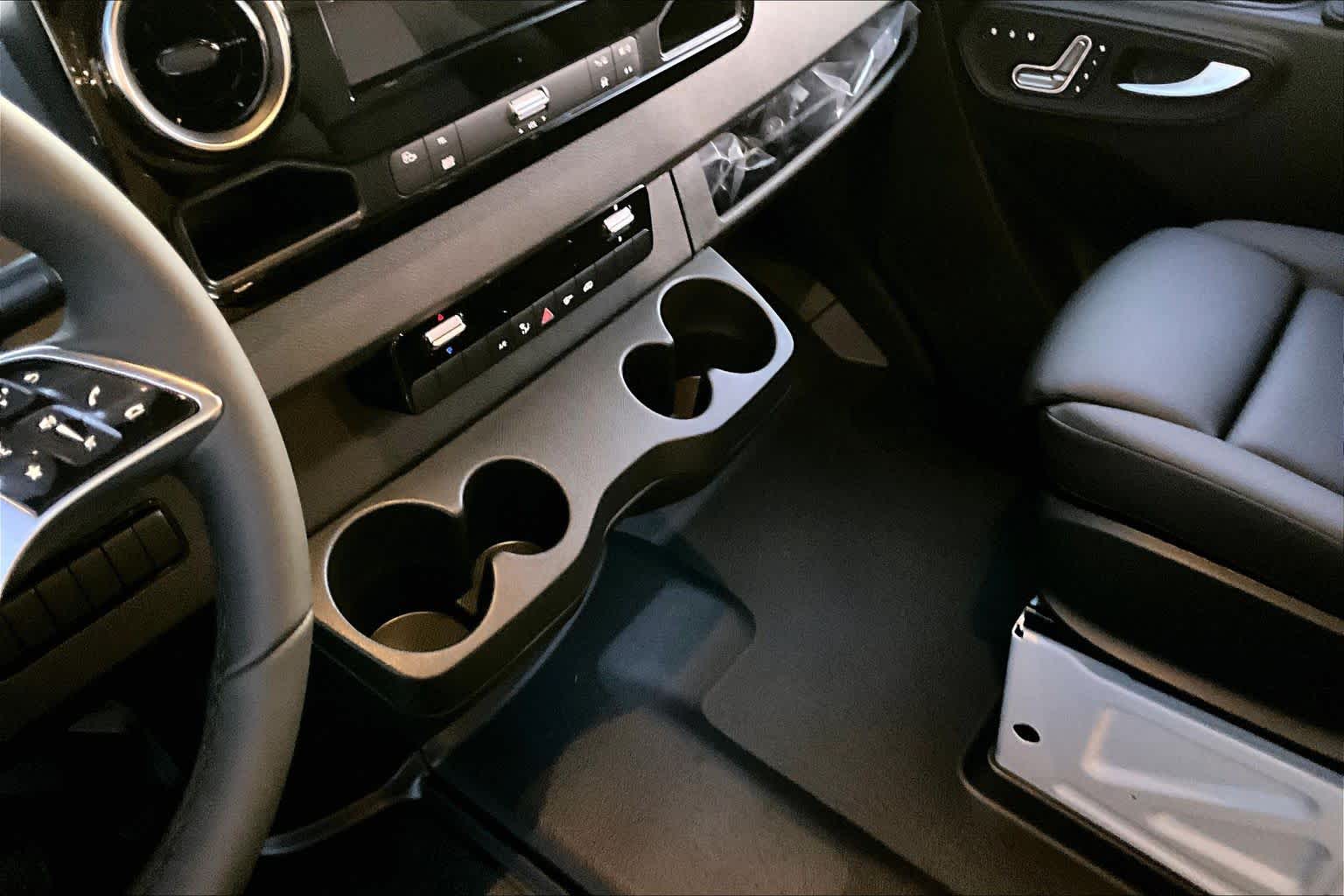 Thumbnail: 2026 Mercedes-Benz Sprinter - 16