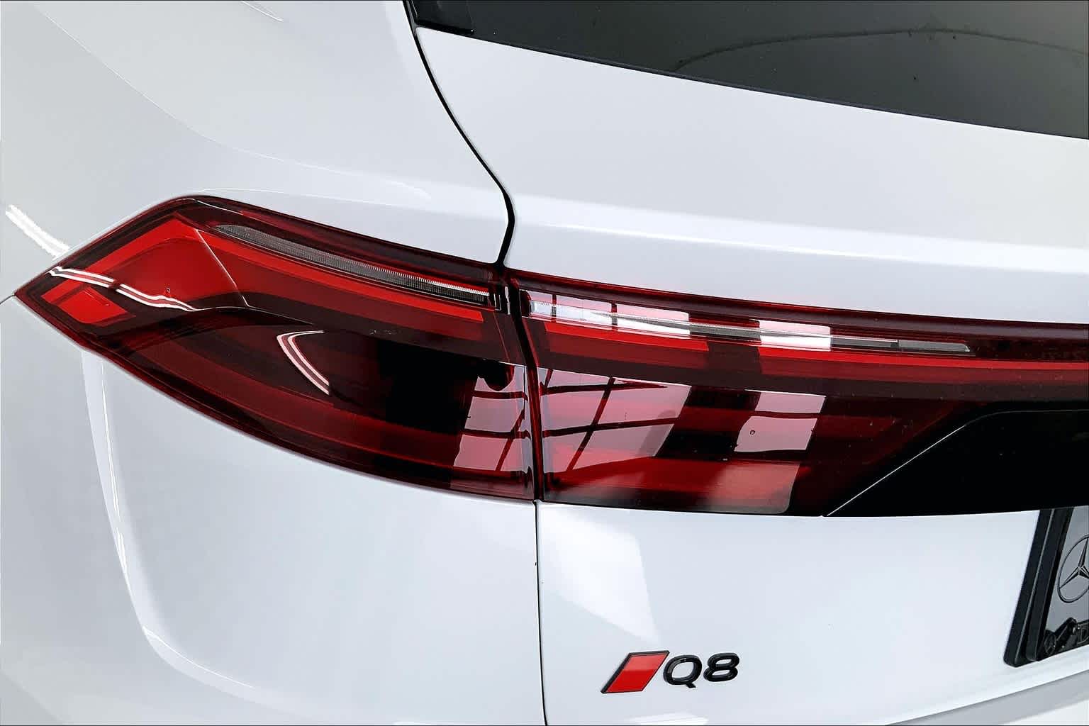 Thumbnail: 2024 Audi Q8 - 24