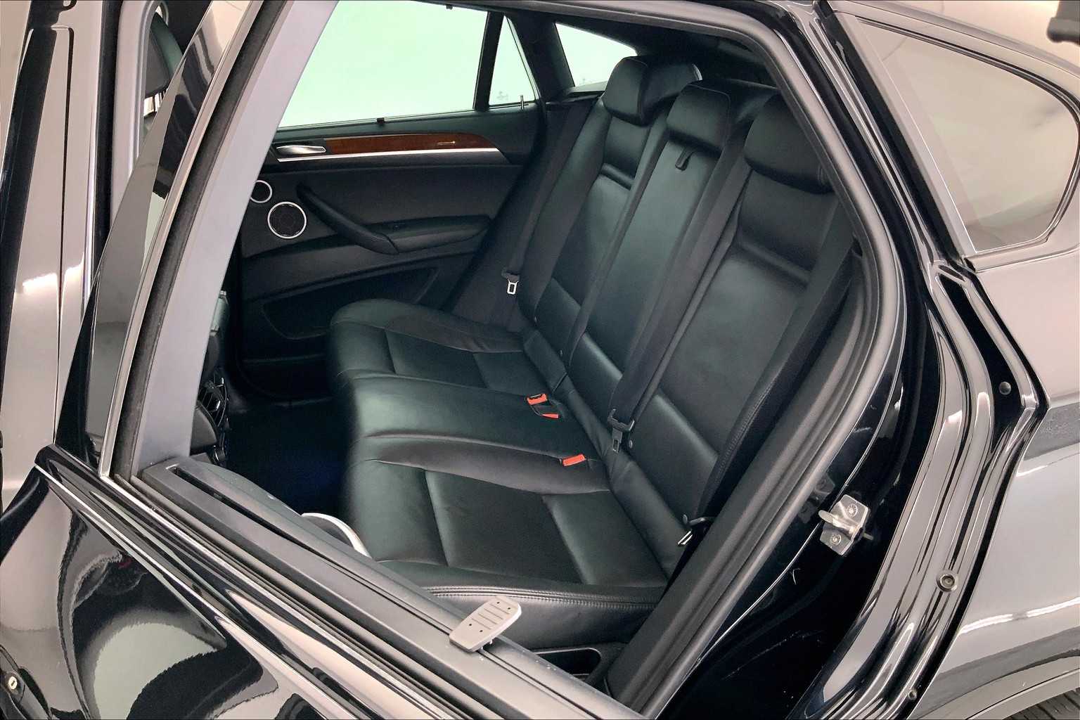 Thumbnail: 2012 BMW X6 - 13
