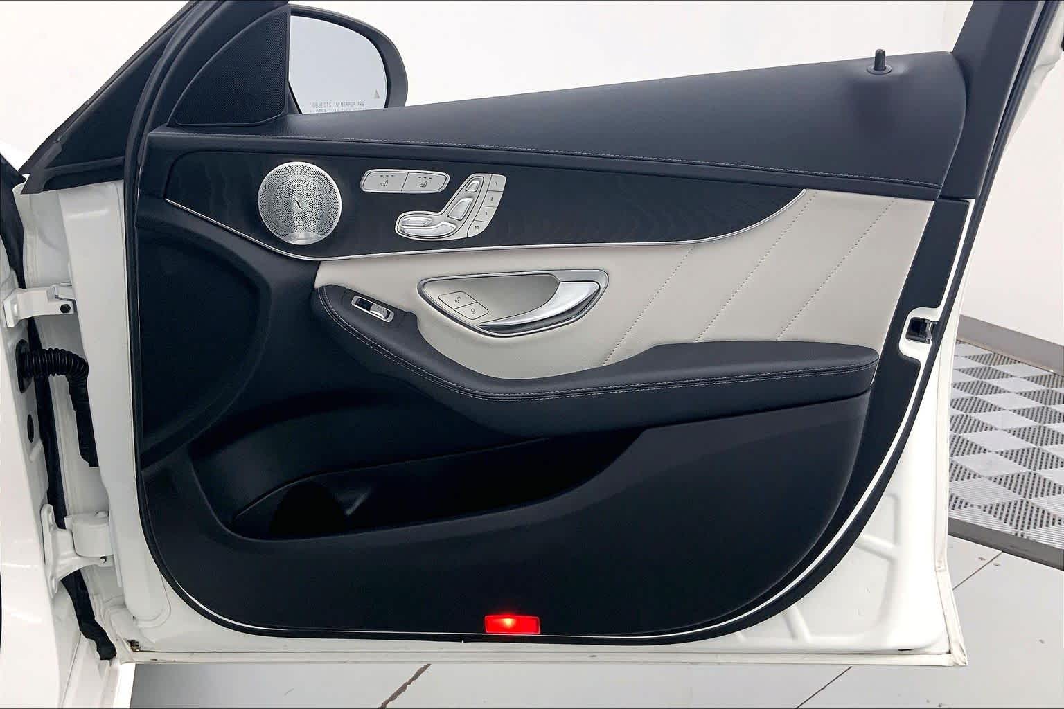 Thumbnail: 2015 Mercedes-Benz C-Class - 24