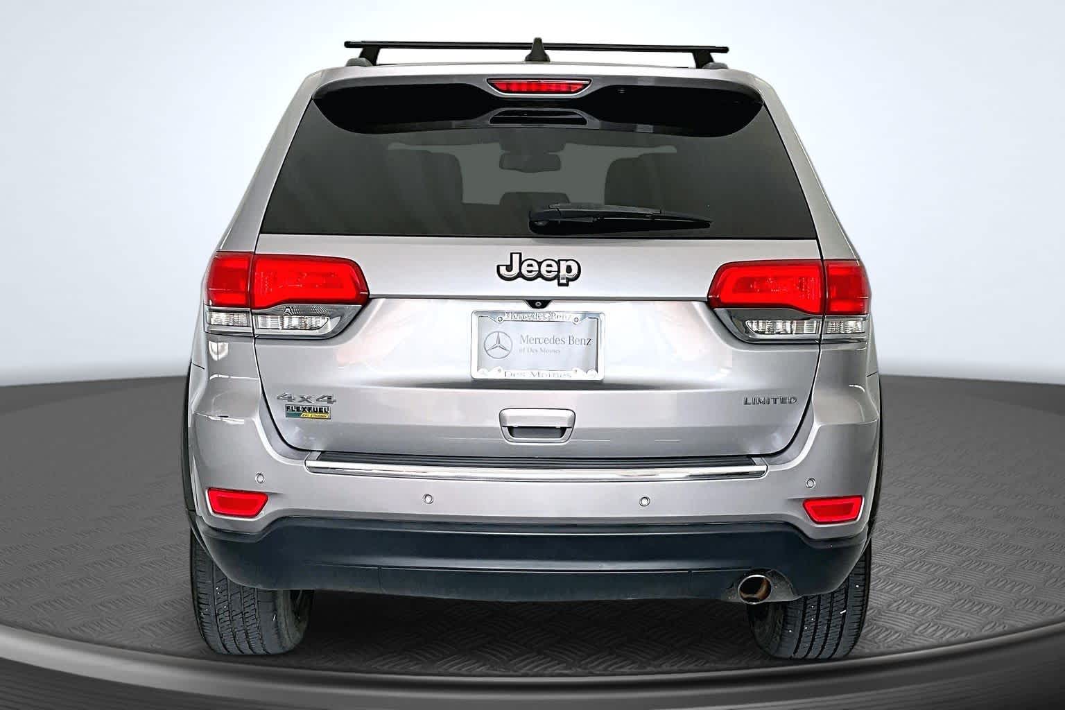 Thumbnail: 2015 Jeep Grand Cherokee - 5
