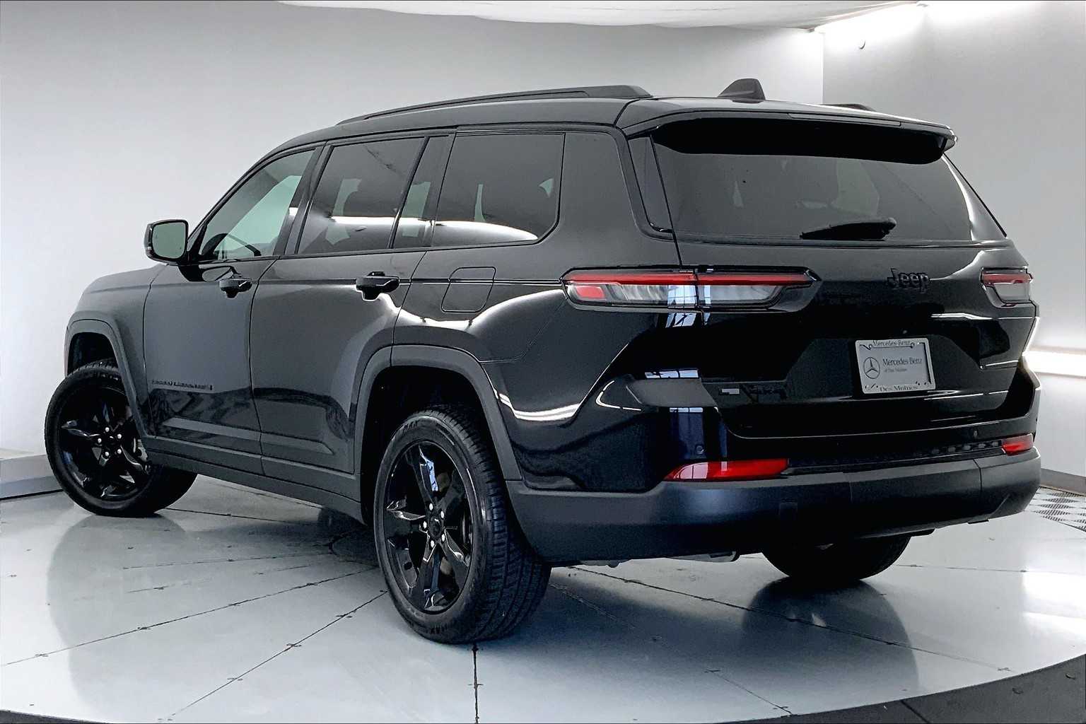 Thumbnail: 2021 Jeep Grand Cherokee L - 4