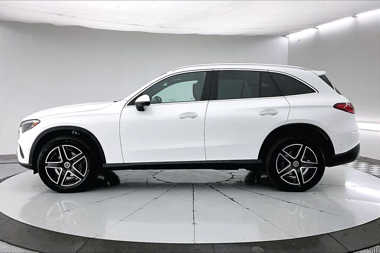 Thumbnail: 2026 Mercedes-Benz GLC - 3