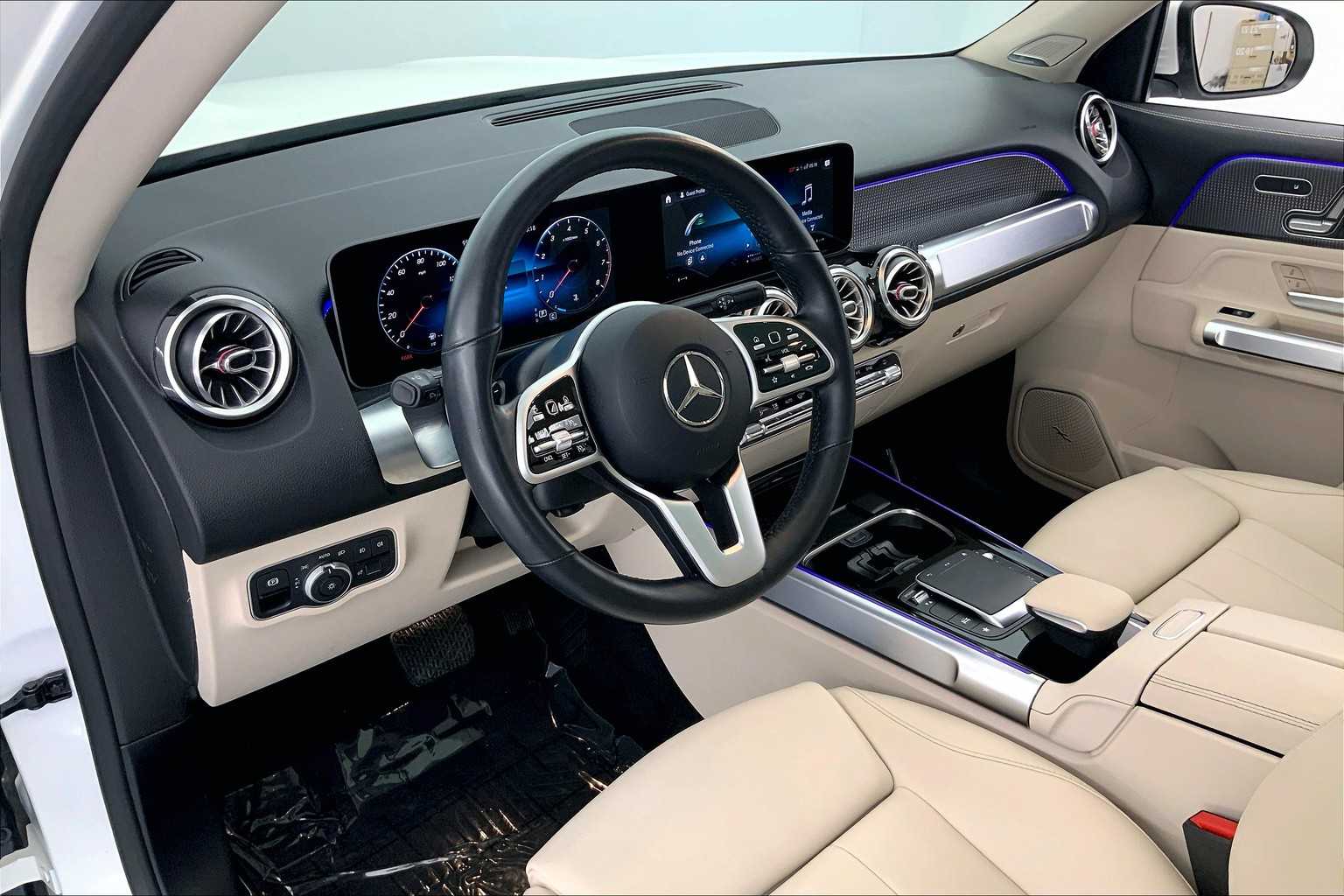 Thumbnail: 2021 Mercedes-Benz GLB - 2