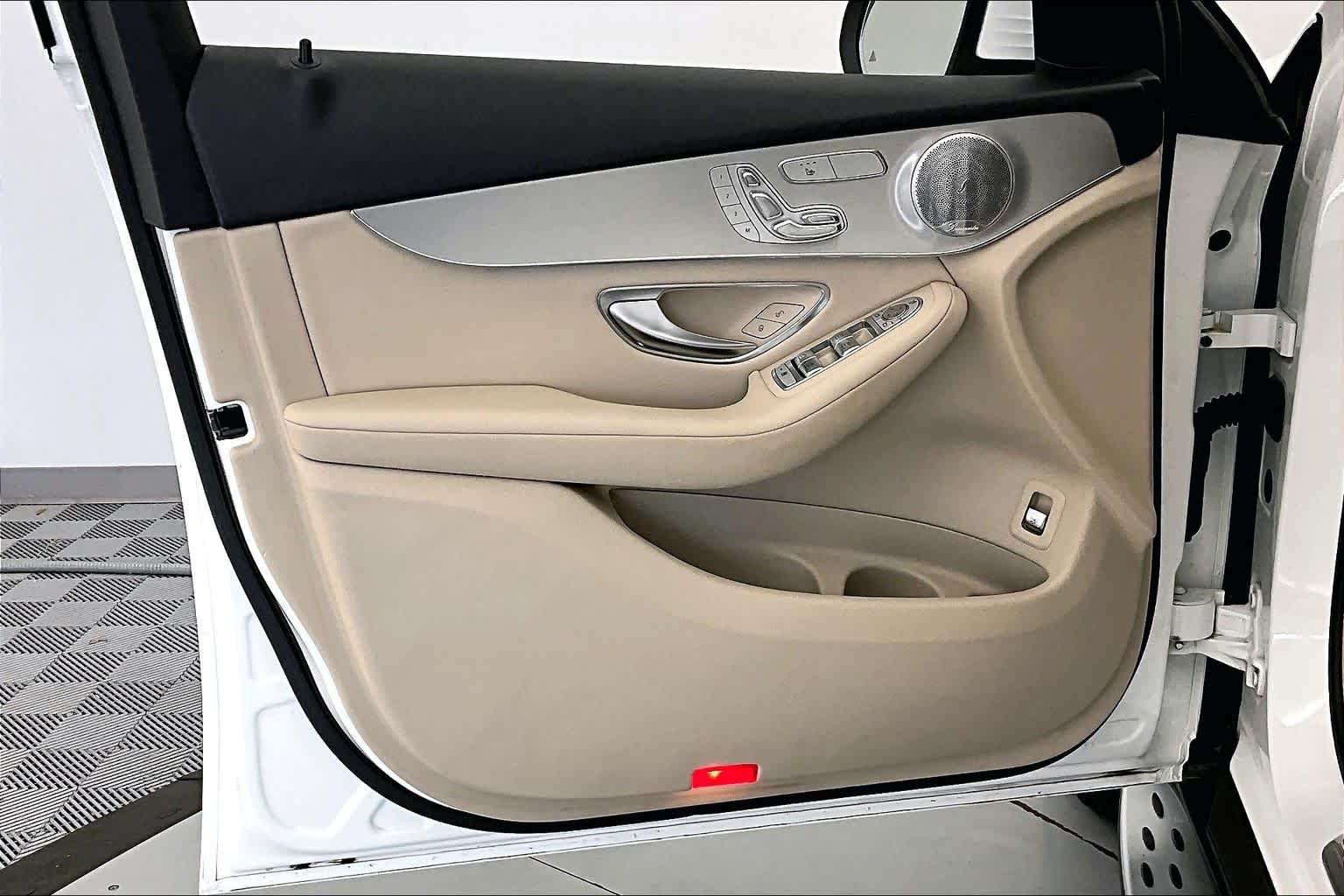 Thumbnail: 2019 Mercedes-Benz GLC - 23