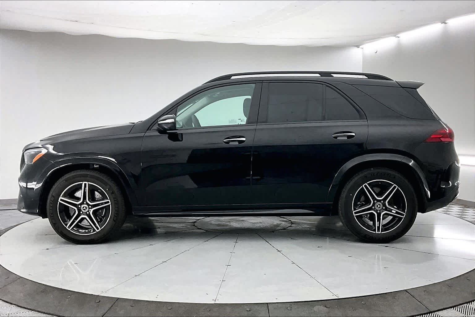 Thumbnail: 2026 Mercedes-Benz GLE - 3