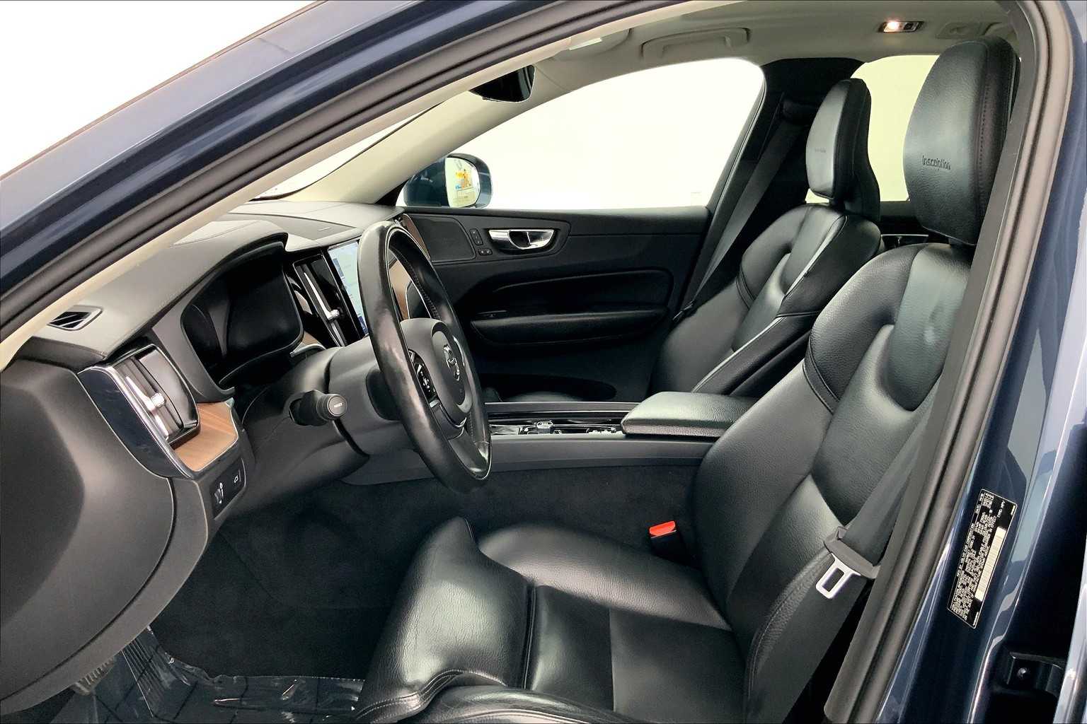 Thumbnail: 2019 Volvo XC60 - 11