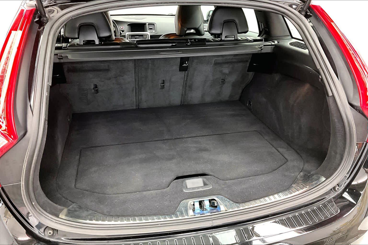 Thumbnail: 2017 Volvo V60 - 19