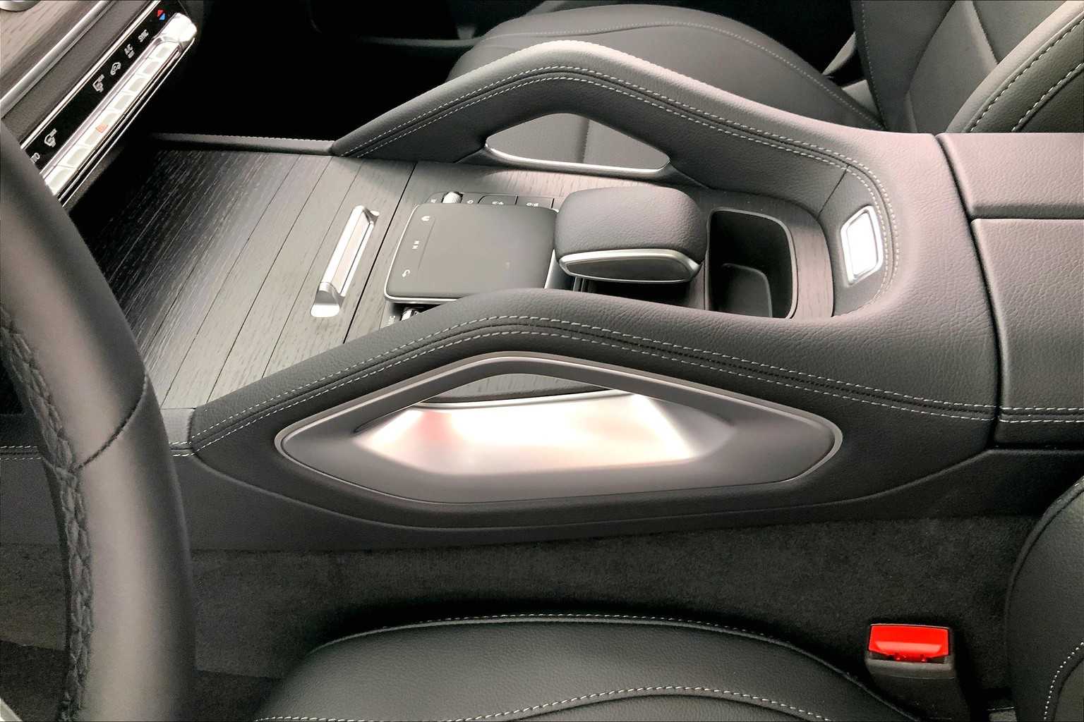 Thumbnail: 2026 Mercedes-Benz GLE - 17