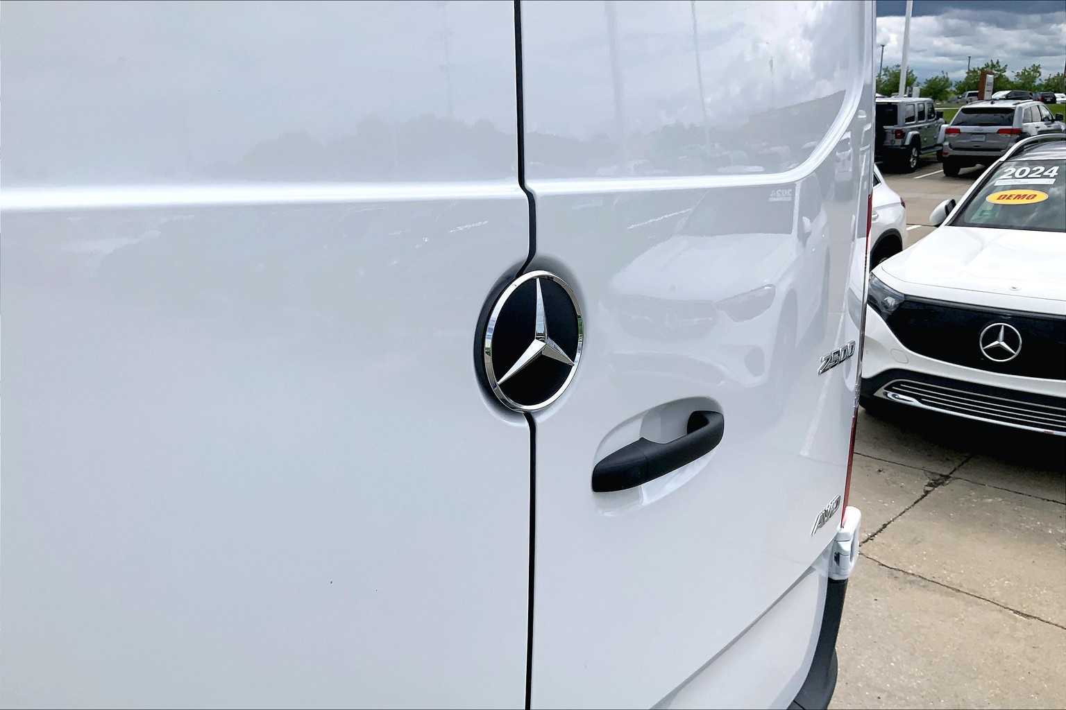 2025 Mercedes-Benz Sprinter 2500 21