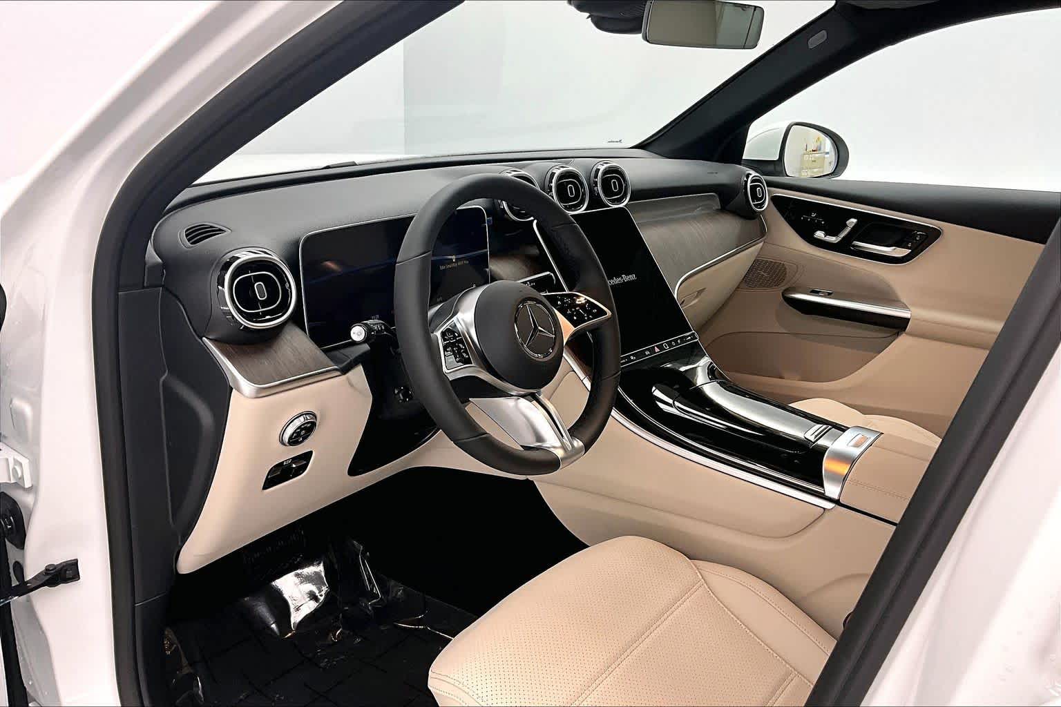Thumbnail: 2026 Mercedes-Benz GLC - 2