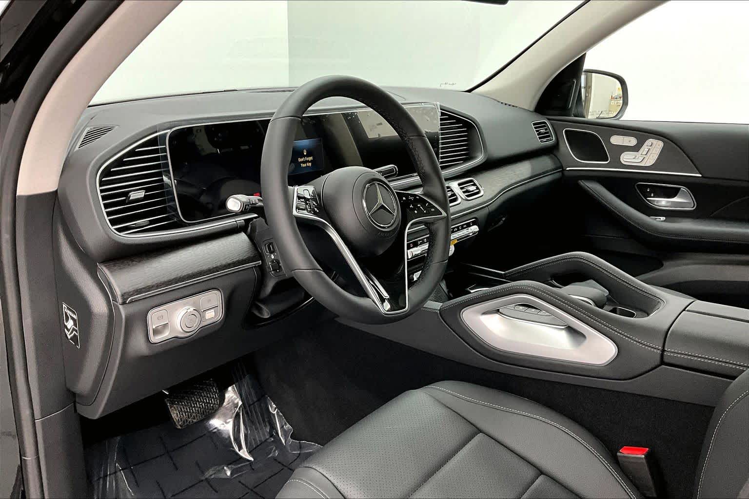 Thumbnail: 2026 Mercedes-Benz GLE - 2