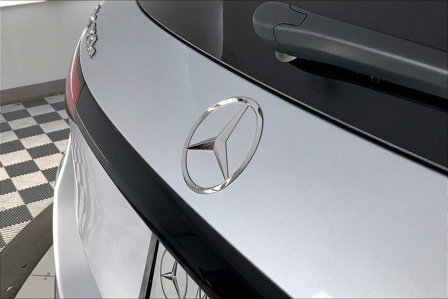 Thumbnail: 2025 Mercedes-Benz GLC - 22