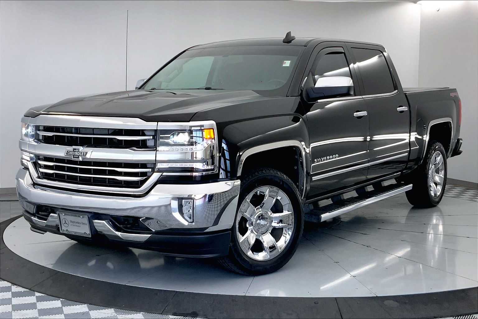 Thumbnail: 2017 Chevrolet Silverado 1500 - 1