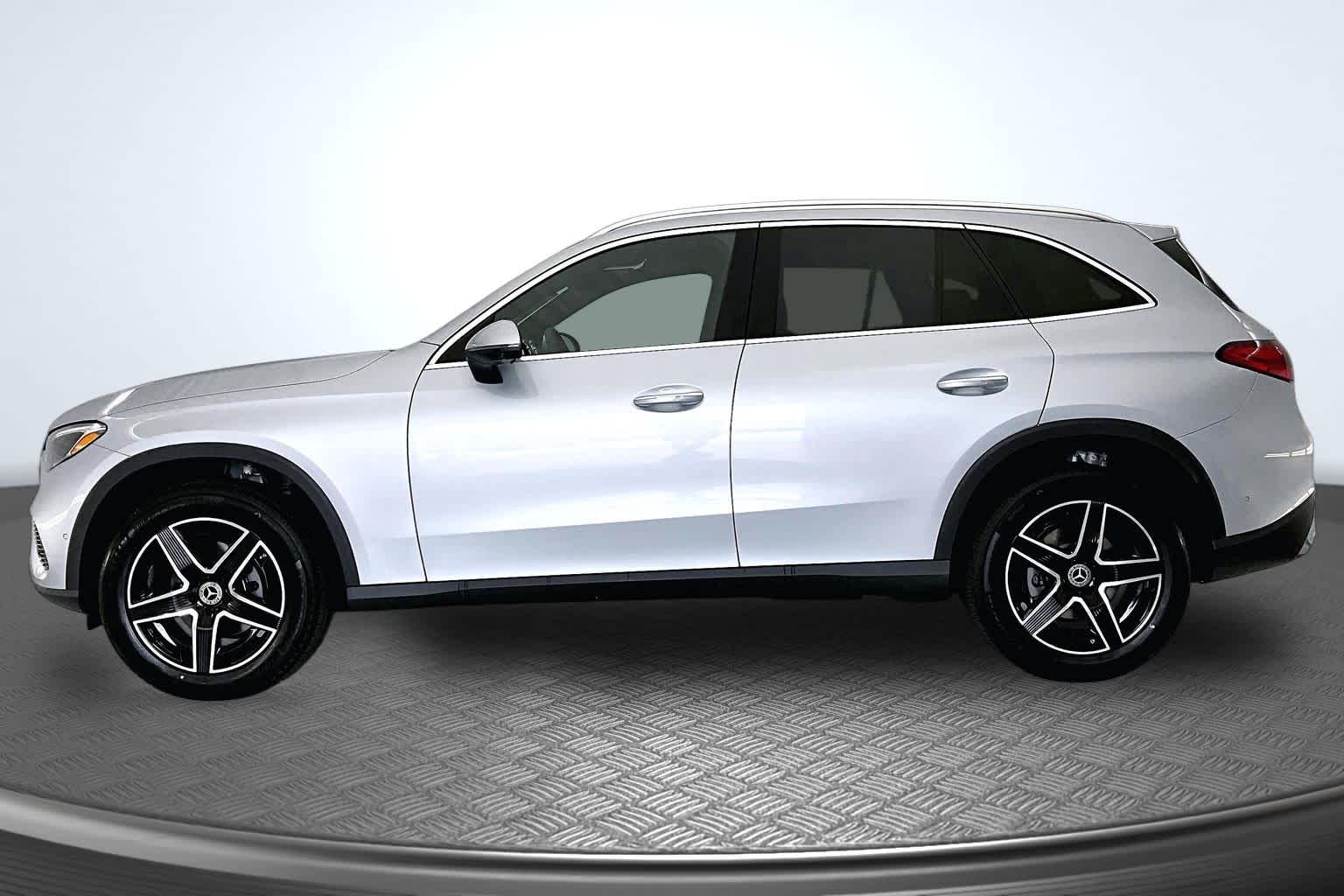 Thumbnail: 2026 Mercedes-Benz GLC - 3