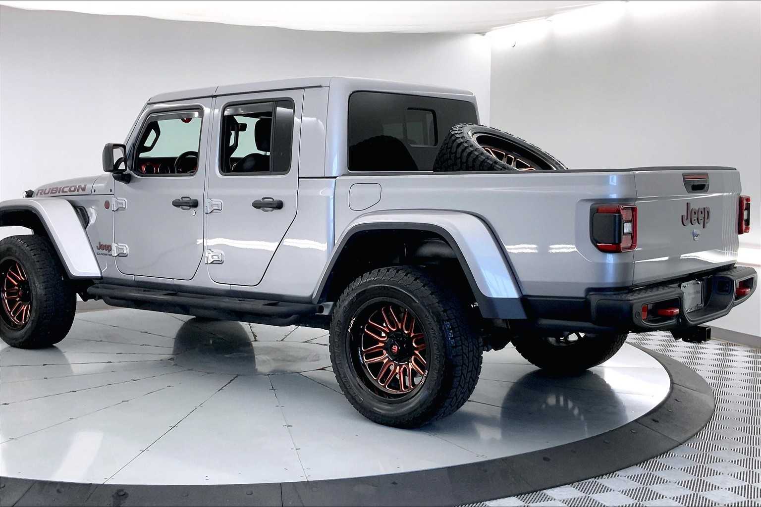 Thumbnail: 2020 Jeep Gladiator - 4